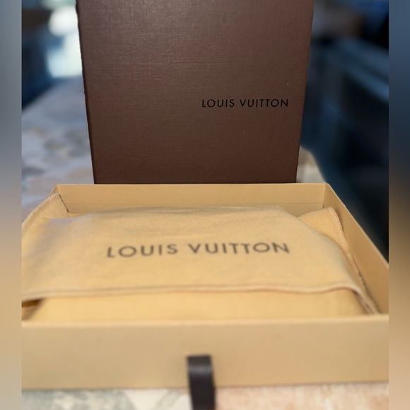 🔥AUTHENTIC LOUIS VUITTON BROWN TRI-FOLD CANVAS COMPACT WALLET W/SILVER CHAIN - Picture 16 of 16